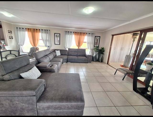 5 BEDROOM HOUSE FOR SALE IN DANA BAY